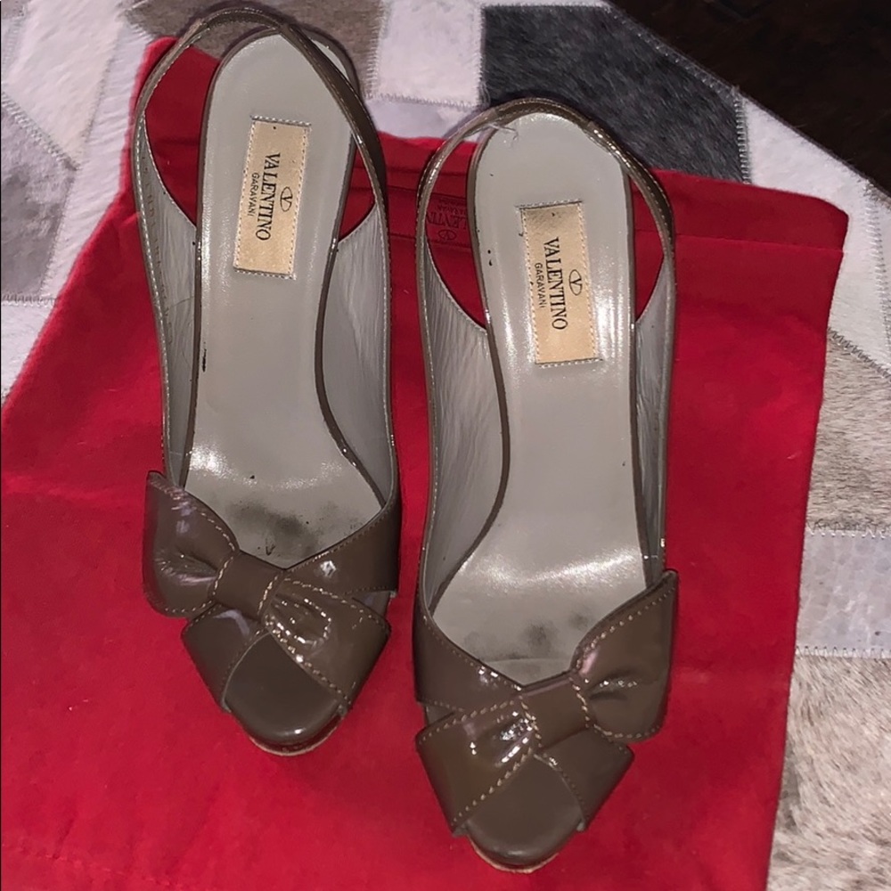 Valentino Chocolate patent leather heels